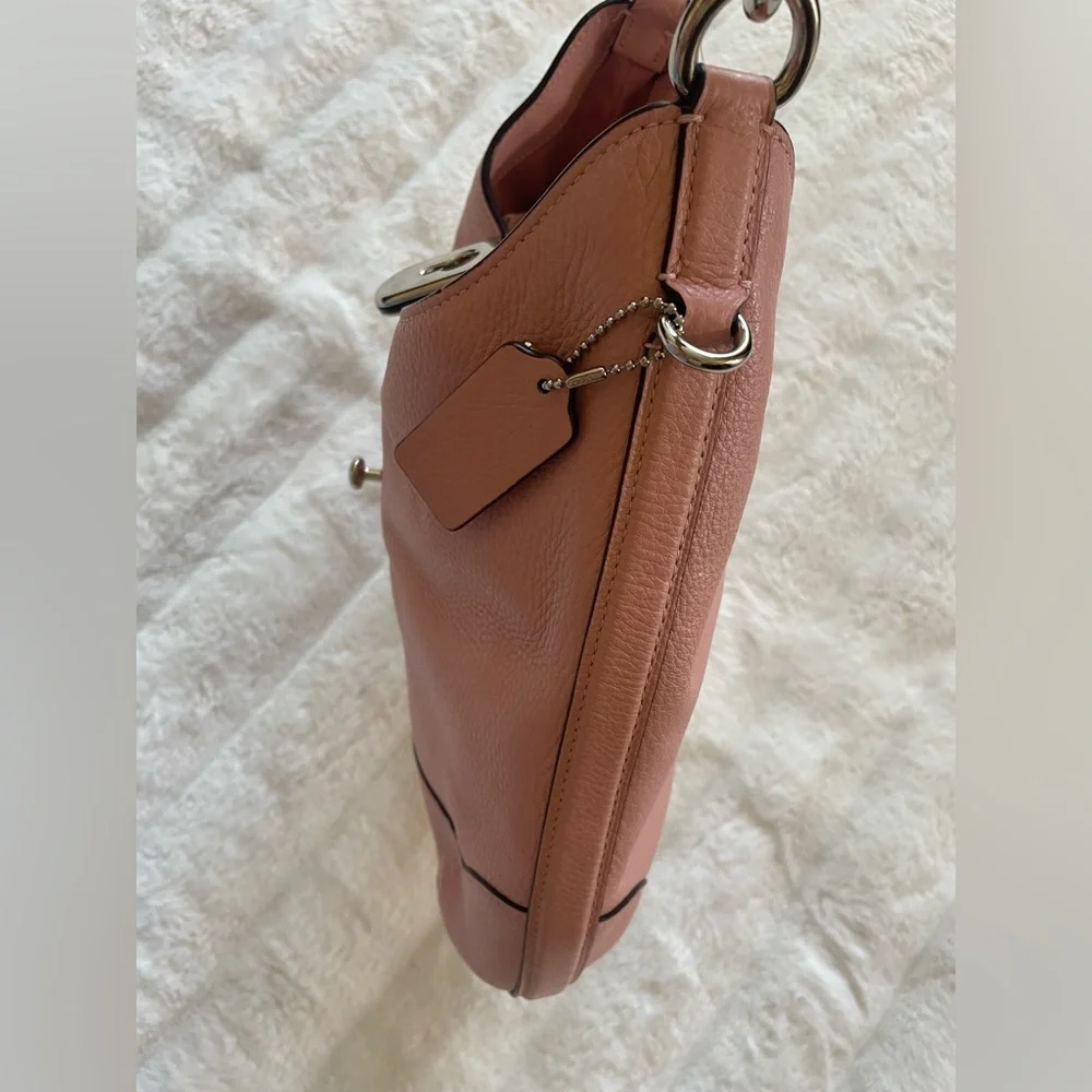 Coach Handbag. - Picture 7 of 16